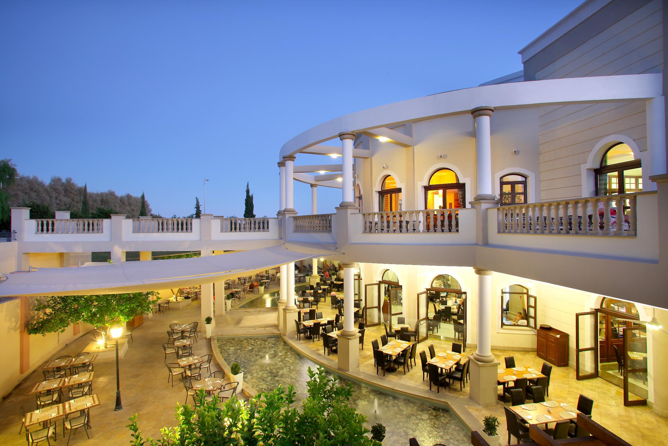 Hotel Aliathon Aegean Paphos Exterior foto